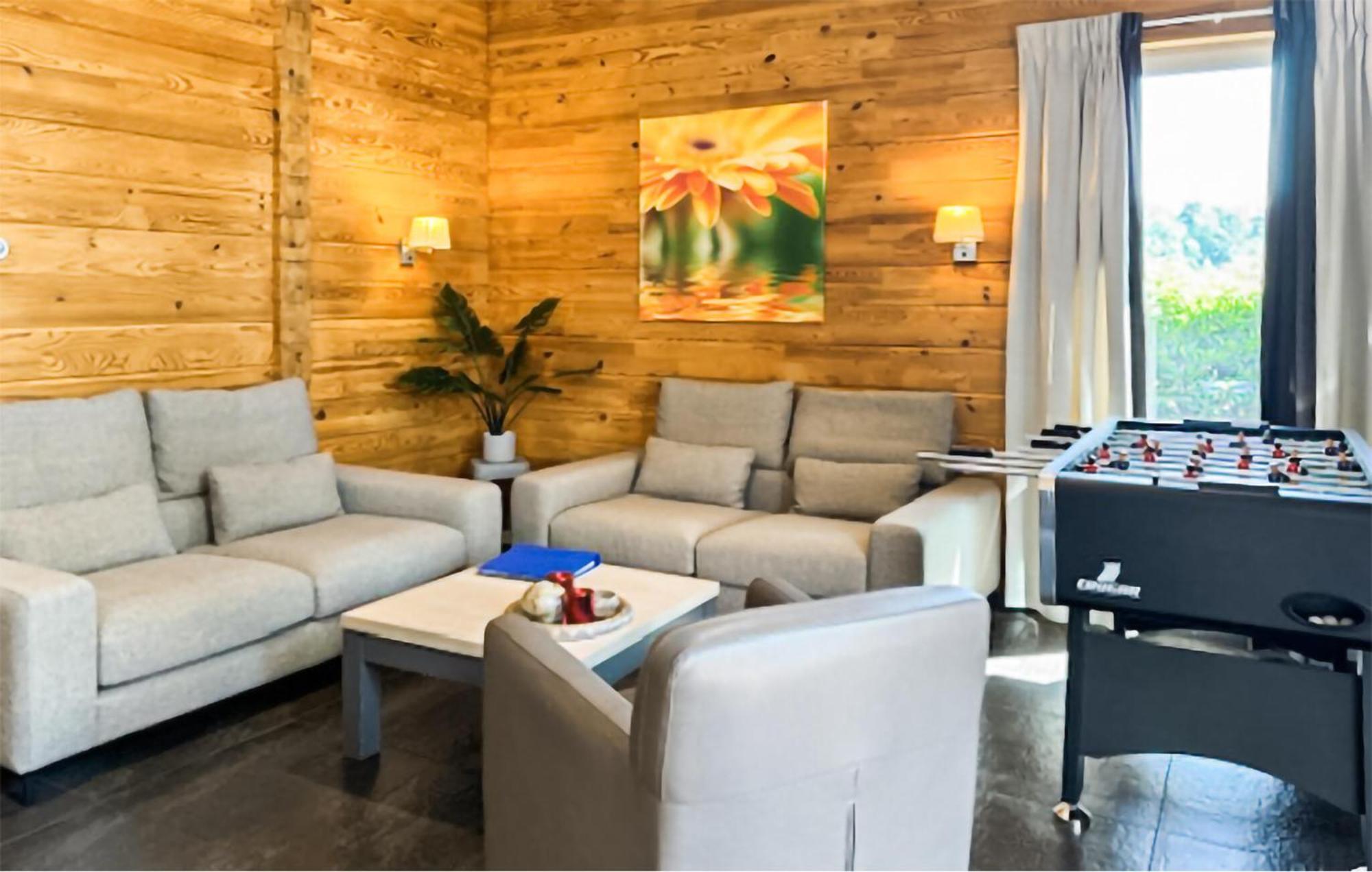 Lovely Home In Heel With Wifi 외부 사진